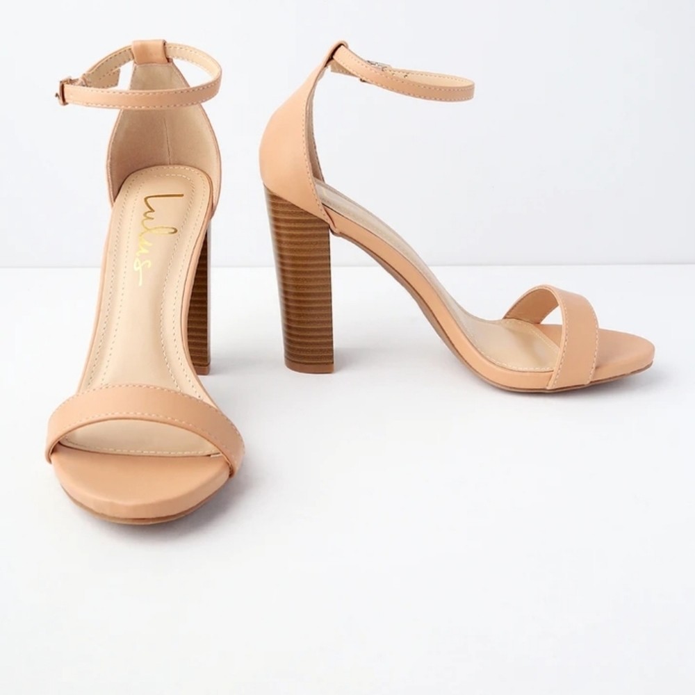 NIB Lulu's Taylor Stacked heels in Almond color, size 6.5